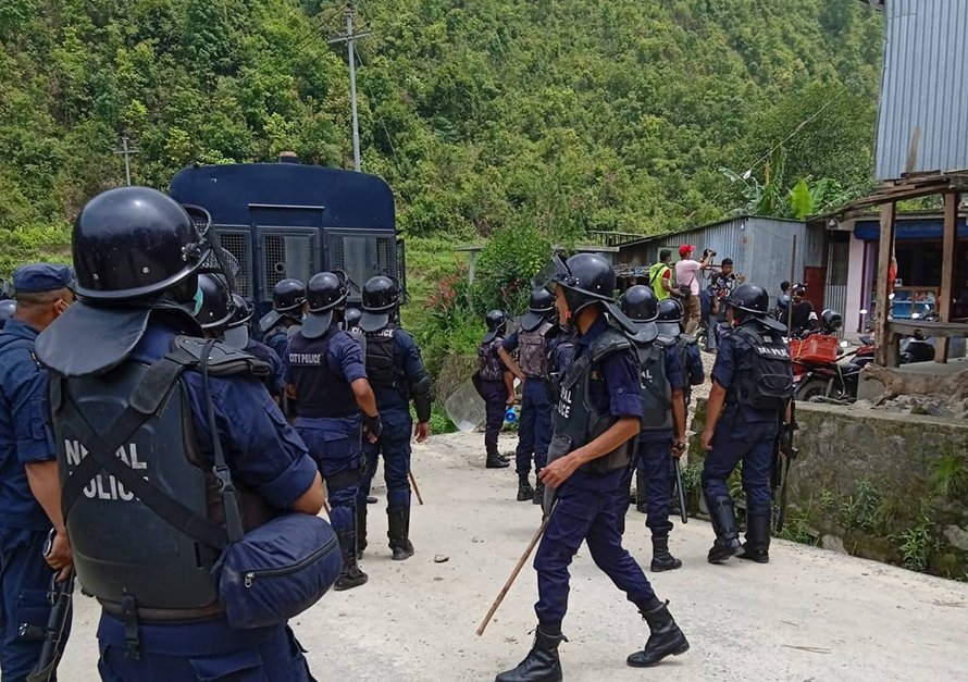 बञ्चरेडाँडामा आज पनि झडप, एक जना पक्राउ