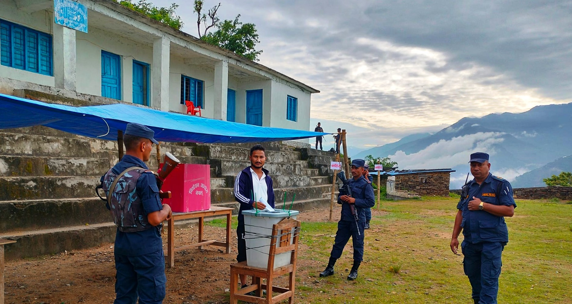 बाजुराको बुढीगंगा नगरपालिकामा मतदान सुरु, सुरक्षा व्यवस्था कडा