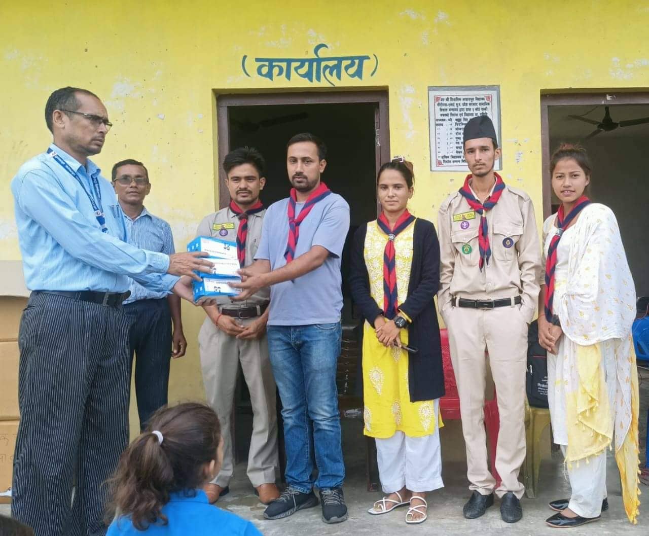 बिद्यालयमा मास्क बैंक स्थापनाका लागि स्काउटको आयोजनामा मास्क हस्तान्तरण तथा जनचेतना