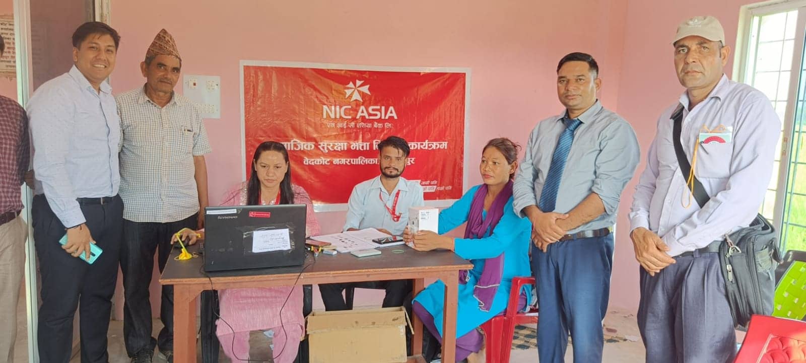 एनआईसी एशिया बैंक मार्फत वडाबाटै सामाजिक सुरक्षा भत्ता वितरण