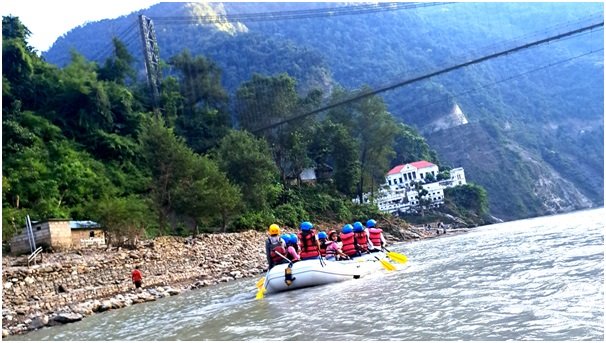 रानीमहल नियाल्दै ‘र्‍याफ्टिङ सरर’