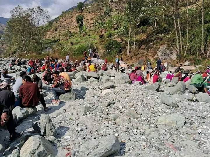 बझाङमा माछा मार्ने क्रममा करेन्ट लागेर एक युवकको मृत्यु