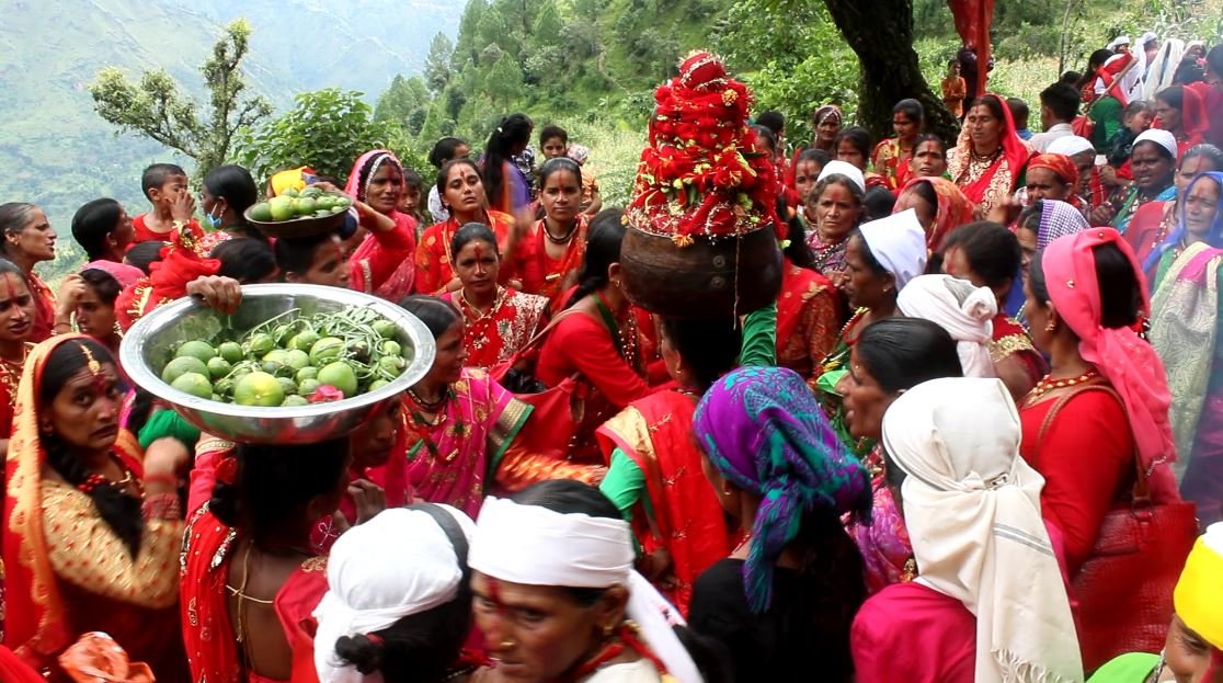 सुदूरपश्चिममा सुरु भयो गौरा पर्व, आज घरघरमा बिरुडा भिजाइँदै
