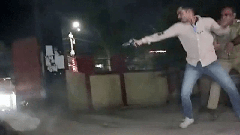 उत्तर प्रदेशमा पत्रकारसँग कुरा गरिरहेका पूर्वसांसदको गोली हानी हत्या