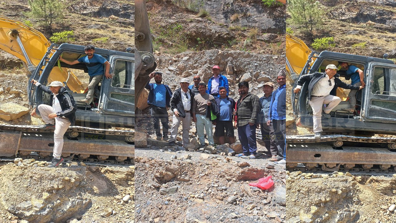 गाउँपालिका अध्यक्ष रोकायले गरे डोजरमा चढेर आफ्नै पहलमा सुरु भएको सडकको कामको शुभारम्भ