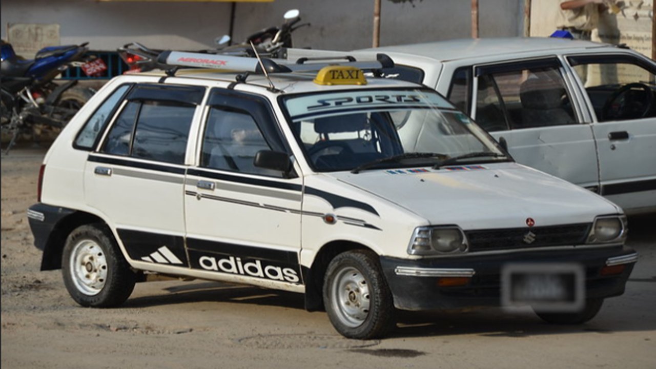 सर्वसाधारणलाई दुःख दिने ट्याक्सीको दर्ता र रोड परमिट खारेज गर्नुपर्ने होइन्, सरकार ?