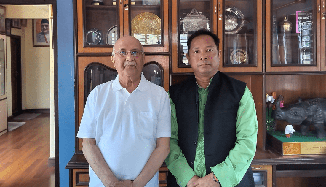 प्रधानमन्त्री ओली र रेशम चौधरीबीच भेटवार्ता, सुदूरपश्चिमको राजनीतिक तनावबारे छलफल