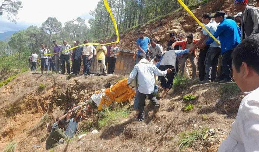 मलामी बोकेको ट्याक्टर दुर्घटना हुँदा एक जनाको मृत्यु, ३३ जना घाइते