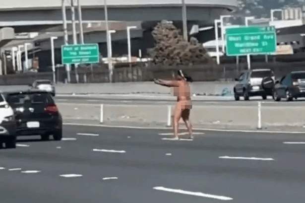 जब कारबाट नग्न महिला ओर्लिइन् र गोली चलाउन थालिन् . . . . .