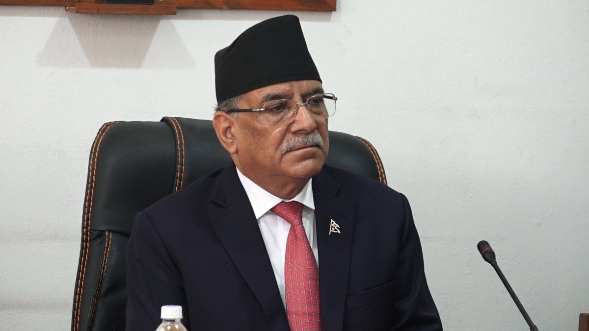 प्रचण्डको गिर्दो सत्ता-साख, प्रसंगविहीन राजनीतिक