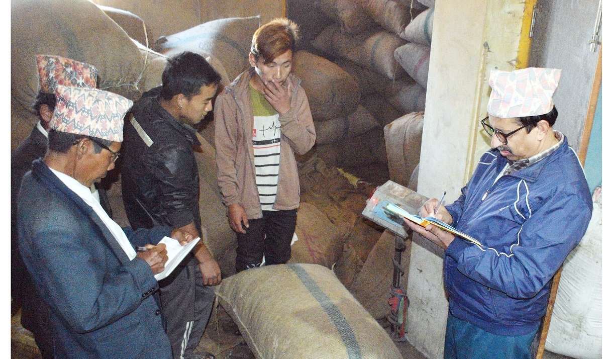 गत वर्षको तुलनामा दोब्बरले बढ्यो अलैँचीको भाउ, किसान उत्साहित