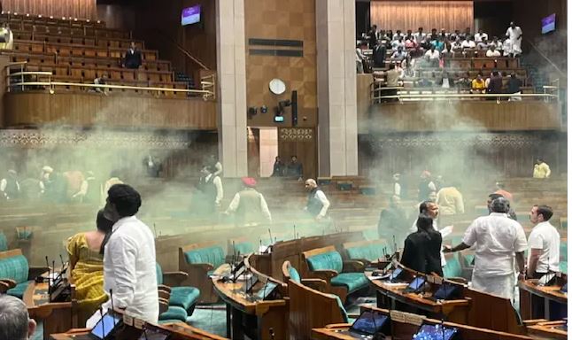 भारतीय संसदमा पहेलो ग्याँस फाल्ने ४ अभियुक्त ५ जनवरीसम्म प्रहरी हिरासतमा रहने