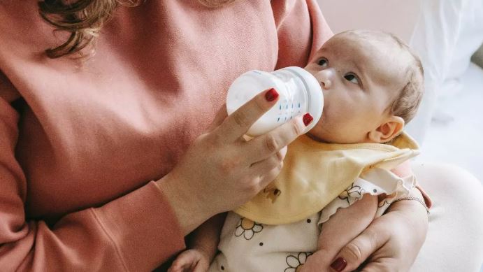 भारतमा ‘मदर मिल्क बैंक’ खुल्दै, नबजात शिशुलाइ दुधको अभाव नहुने