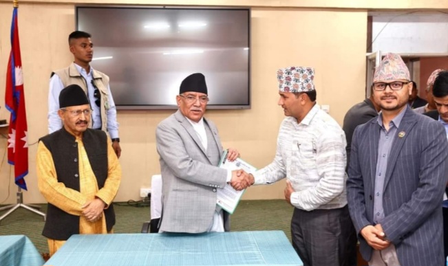 उद्योगी व्यवसायीका समस्या समाधानतर्फ ध्यान दिन प्रधानमन्त्रीको ध्यानाकर्षण