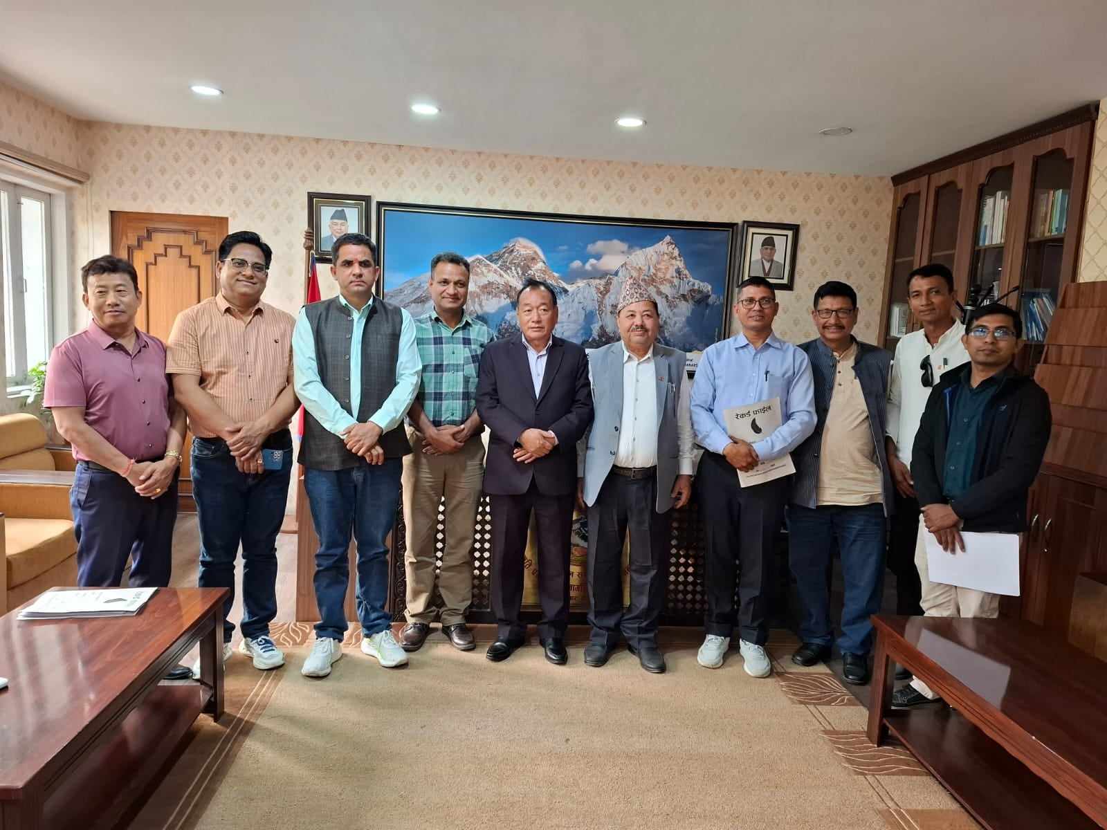 मझगाउँ विमानस्थल निर्माणमा अवरोध हटाउन मागसहित कञ्चनपुरका नेताहरू काठमाण्डौमा