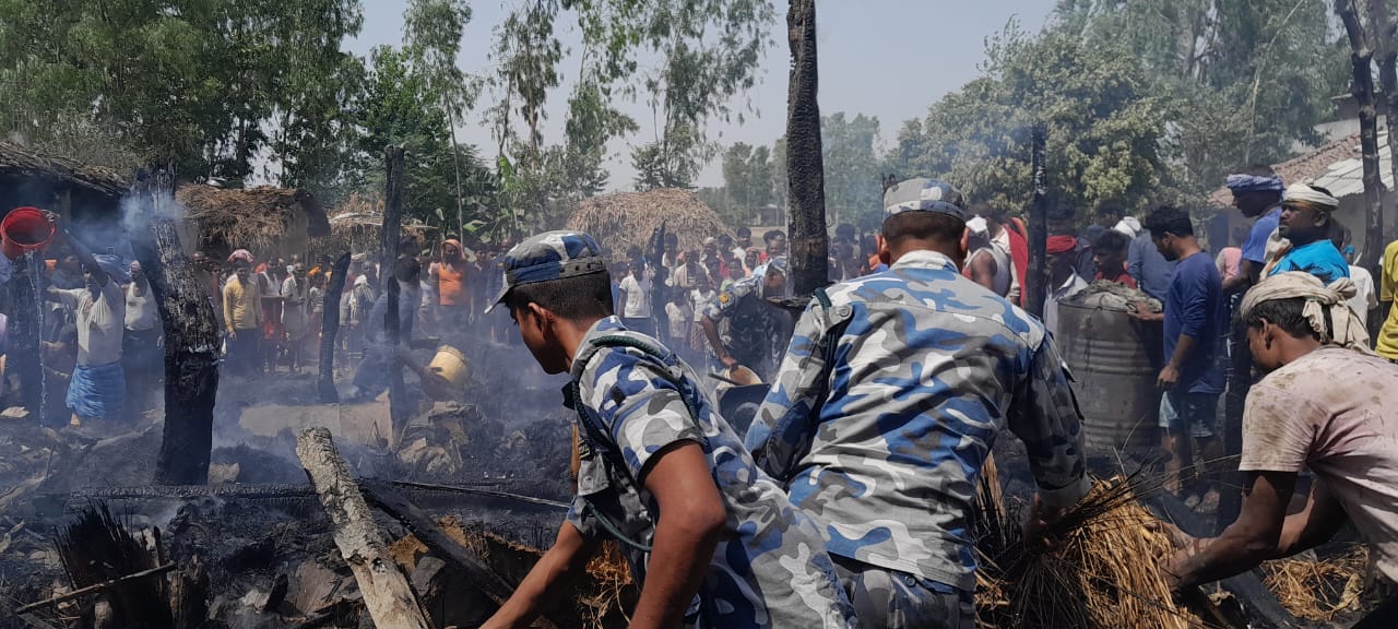 माधवनारायणमा ५ घर जलेर नष्ट, ७ लाख बढीको क्षती