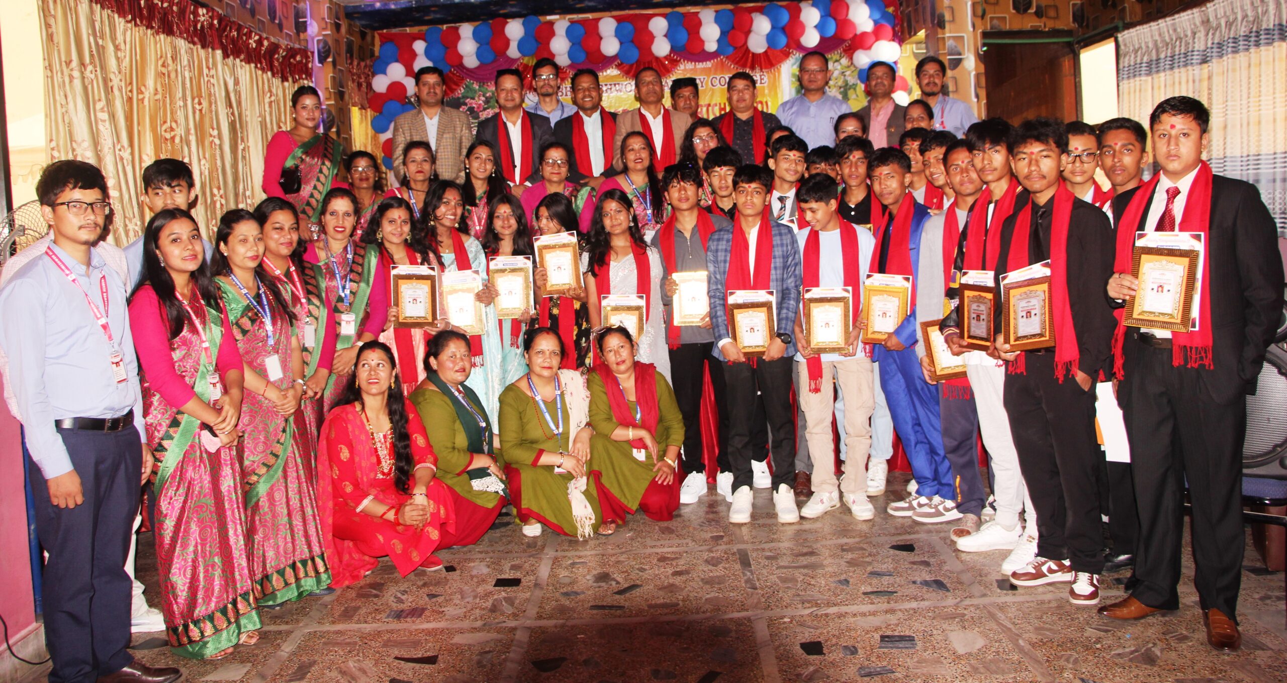 भीमेश्वर एकेडेमीद्वारा एसईई ब्याच २०८० का विद्यार्थीहरुलाई बिदाई, मायाको चिनो समेत प्रदान