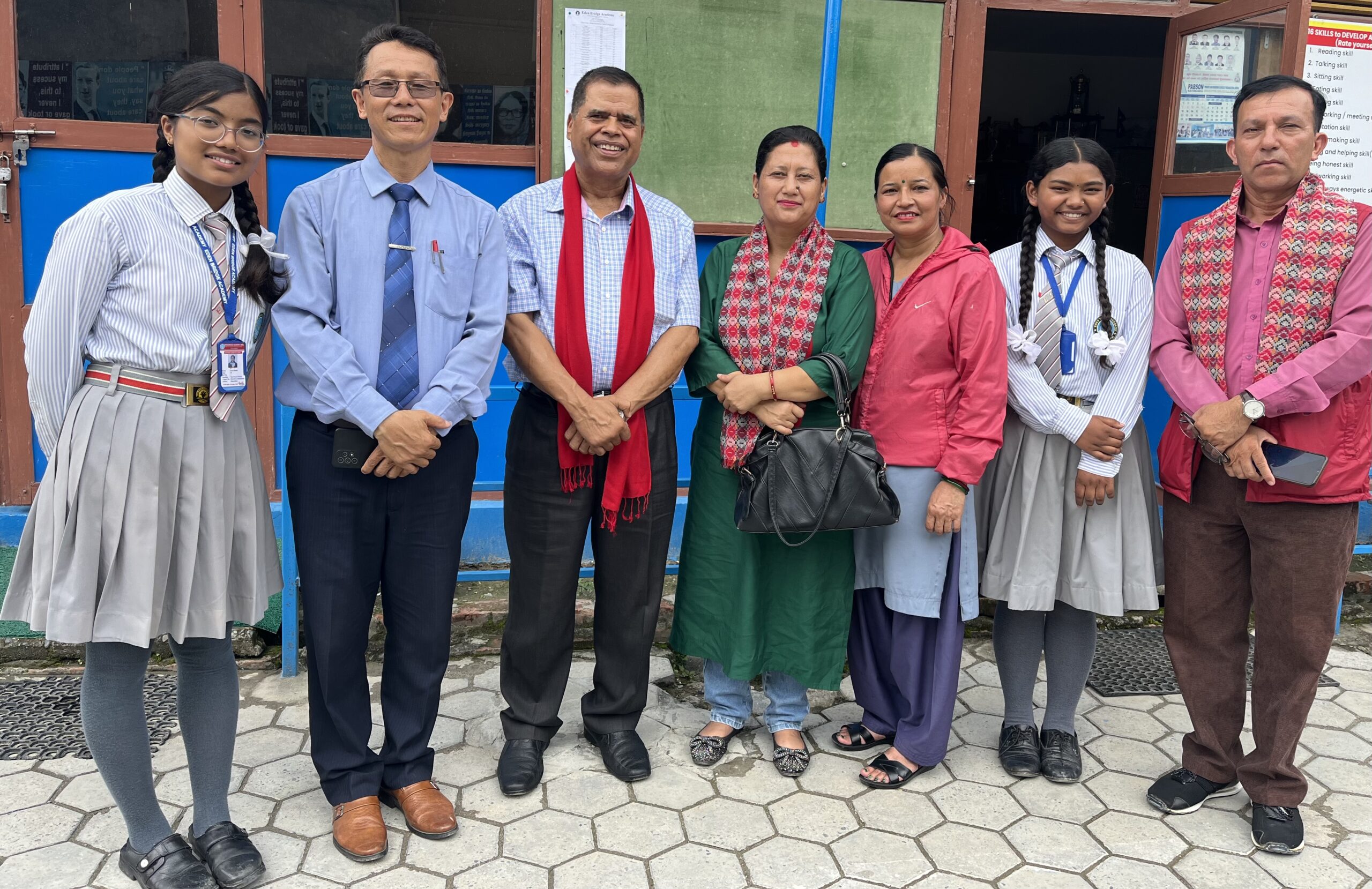 इडन ब्रिज एकेडमीमा डा. दामोदर पुडासैनीसँग जीवन खोज्दै 