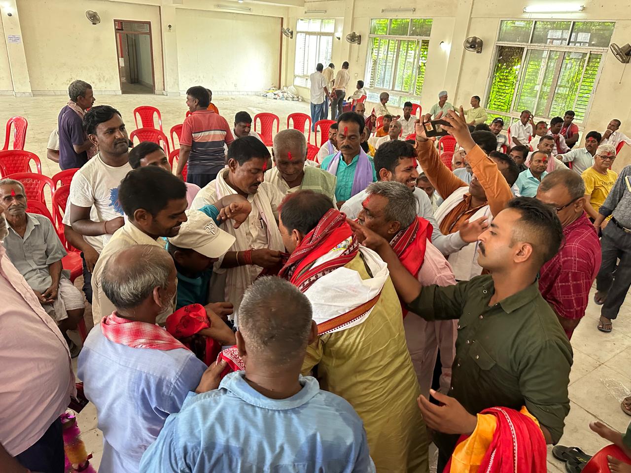 मधेशका अर्थमन्त्री यादवलाई आफ्नो क्षेत्रमा भव्य स्वागत