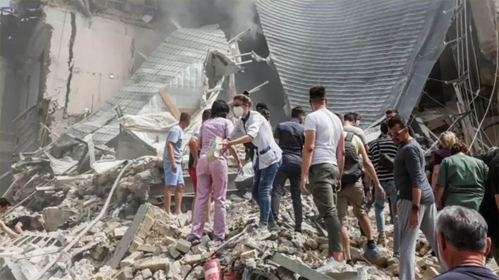 फिल्म मोदीबेनीको ‘मञ्जुरी’ गीतमा बर्षा र अमरको रोमान्स