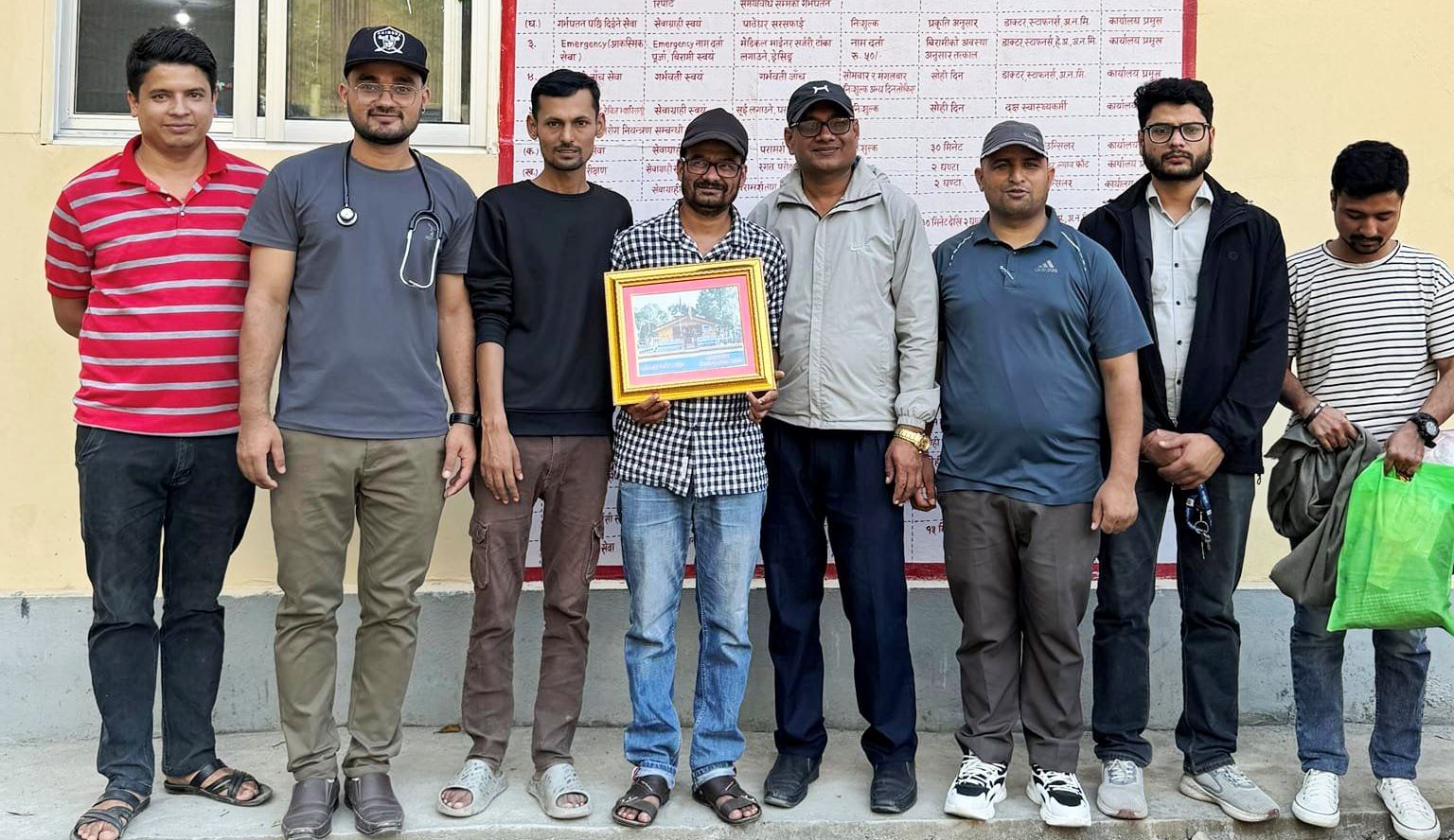 साढे पाँच वर्ष जिल्ला अस्पताल दार्चुलामा सेवा गरेर विदा भए विपीन मिश्र