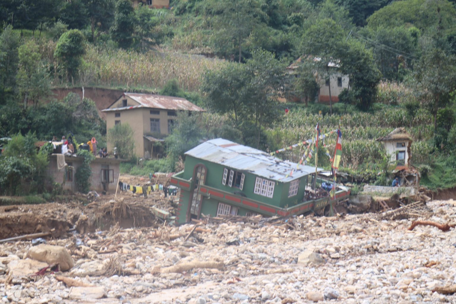 बाढीपहिरोको एक महिनाः अझै क्षतिको पूर्ण विवरण सङ्कलन हुन सकेन