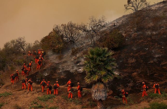 क्यालिफोर्नियामा आगलागीको जोखिम अझै उच्च