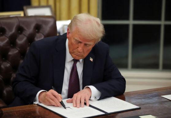 अमेरिकामा ५८३ आप्रावासी पक्राउ, सैन्यबिमानवाट देश निकाला सुरू