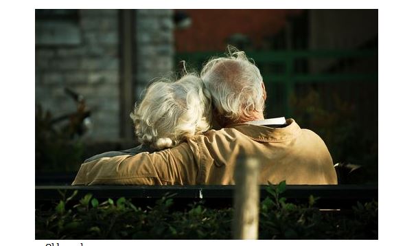 छोरीको इन्गेजमेन्ट टुटे पछि प्रेममा बाँधिए सम्धि सम्धिनी, घट्याे डरलाग्दाे घटना …