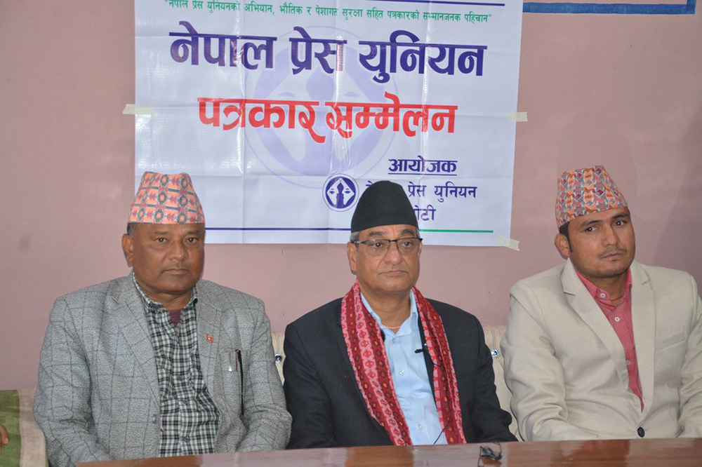 गणतन्त्रको विकल्प राजतन्त्र हुन सक्दैन- गृहमन्त्री लेखक