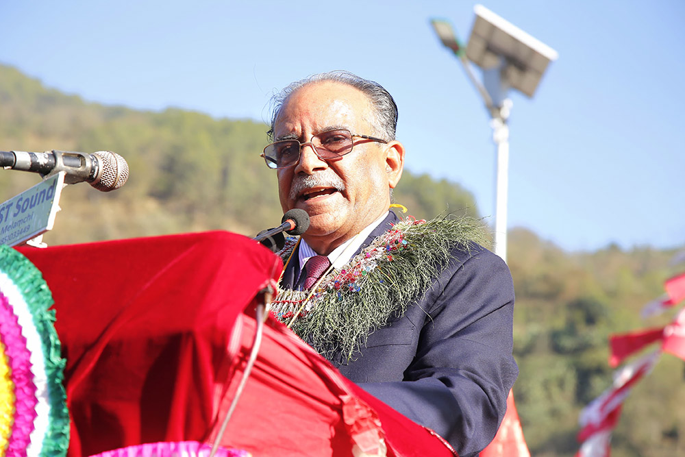 ‘धेरै चुरीफुरी’ नगर्न पूर्वराजा ज्ञानेन्द्रलाई प्रचण्डको चेतावनी