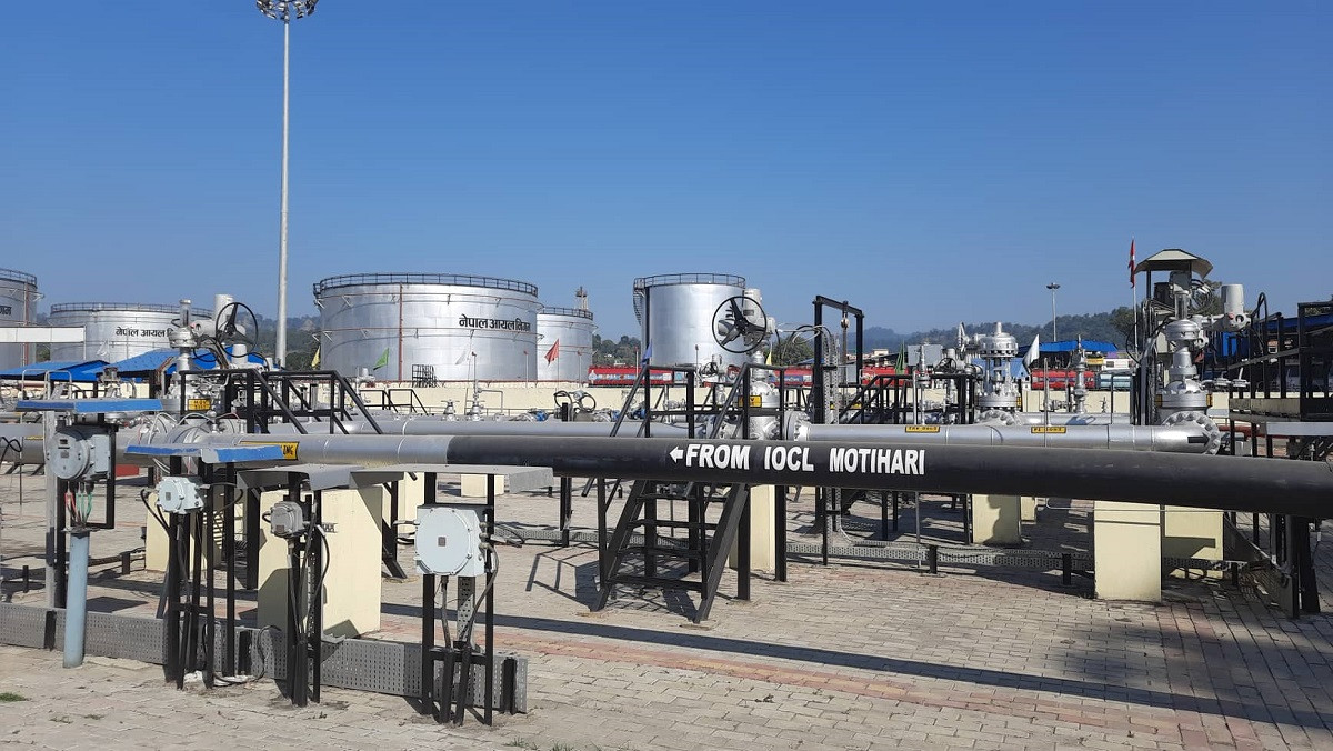 वीरगञ्ज नाकाबाट एक खर्ब २२ अर्बको पेट्रोलियम पदार्थको आयात