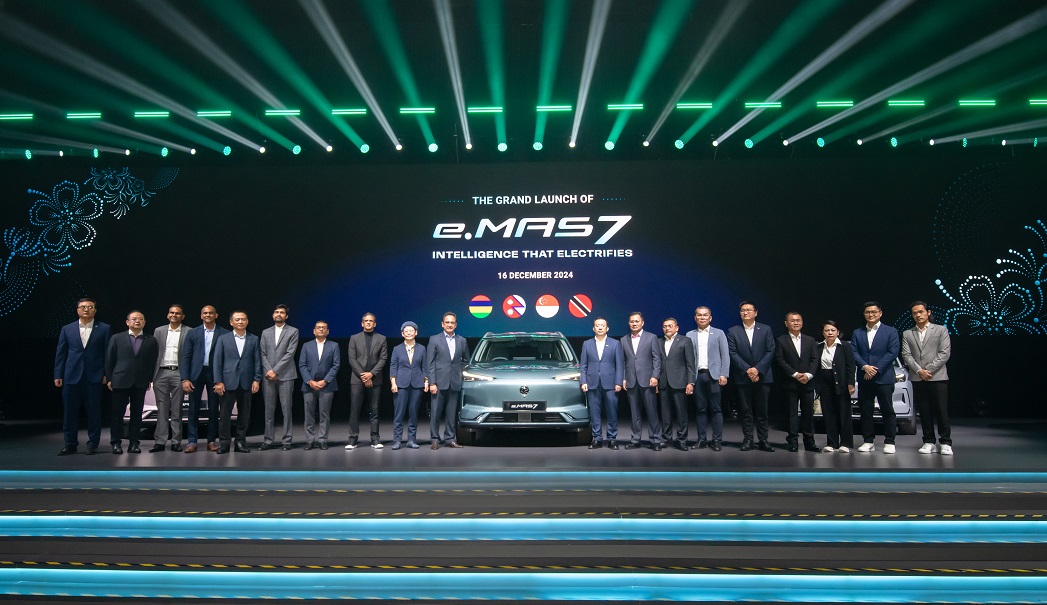 प्रोटोनको ‘इ–मास ७’ विद्युतीय कार नेपाली बजारमा सार्वजनिक