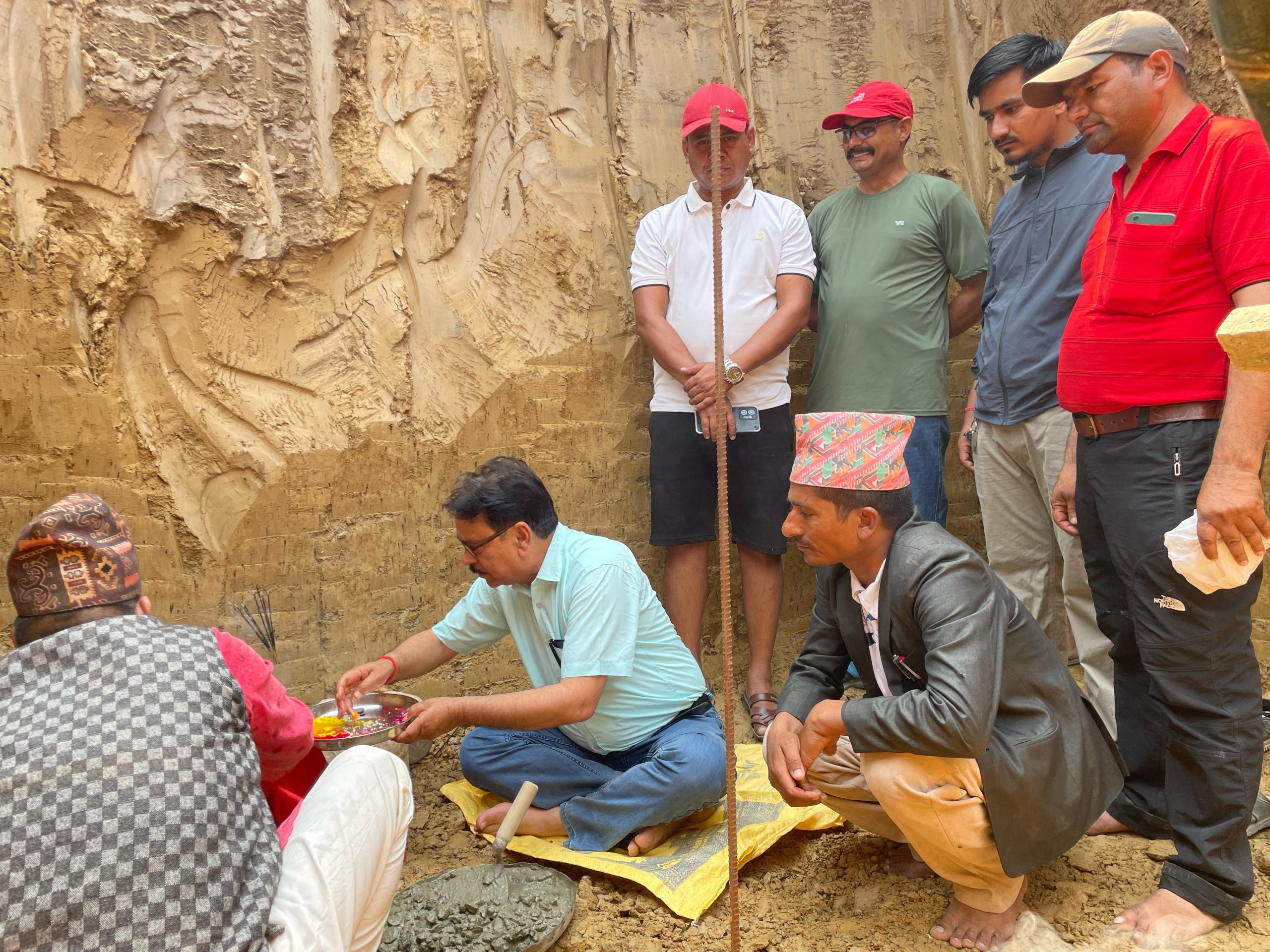 वेदकोट नगरपालिका -१० को सिमाङ्कृत बस्तीमा पुलको शिलान्यास , स्थानीयमा खुसीयाली