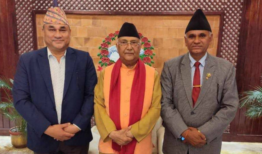 प्रधानमन्त्री ओलीसँग सुदूरपश्चिमका मुख्यमन्त्रीको भेटवार्ता, लगानी सम्मेलन र बजेट प्राथमिकताबारे छलफल