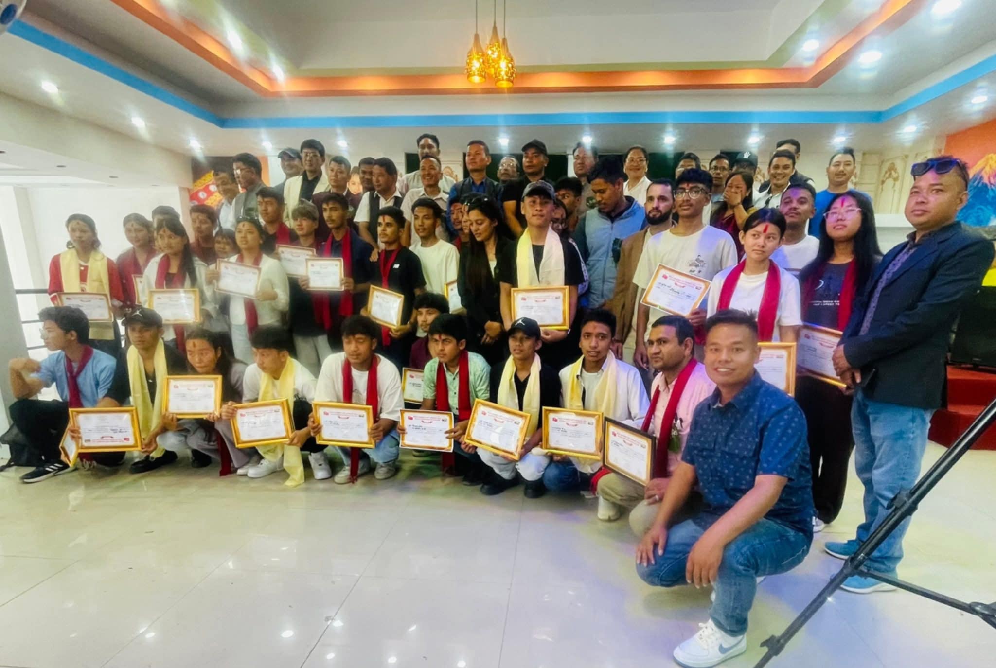 रामेछापको दोरम्बा सैलुङबाट एसईईमा उत्कृष्ट विद्यार्थी र विद्यालय काठमाडौँमा सम्मानित