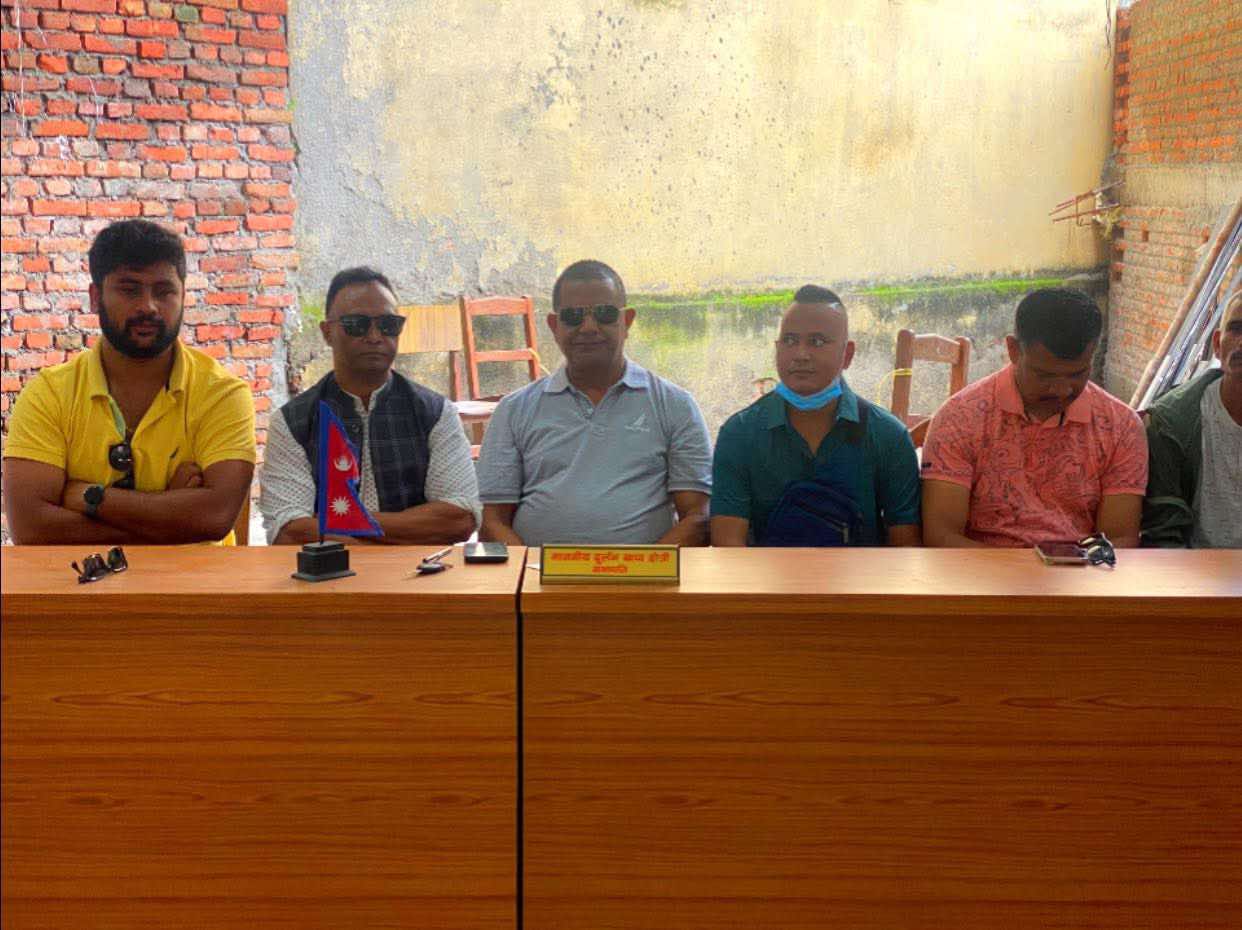 मिर्गौला प्रत्यारोपणपछि उपचाररत जपिन्द्र अवाललाई रवि राणाद्वारा १ लाख २५ हजार सहयोग