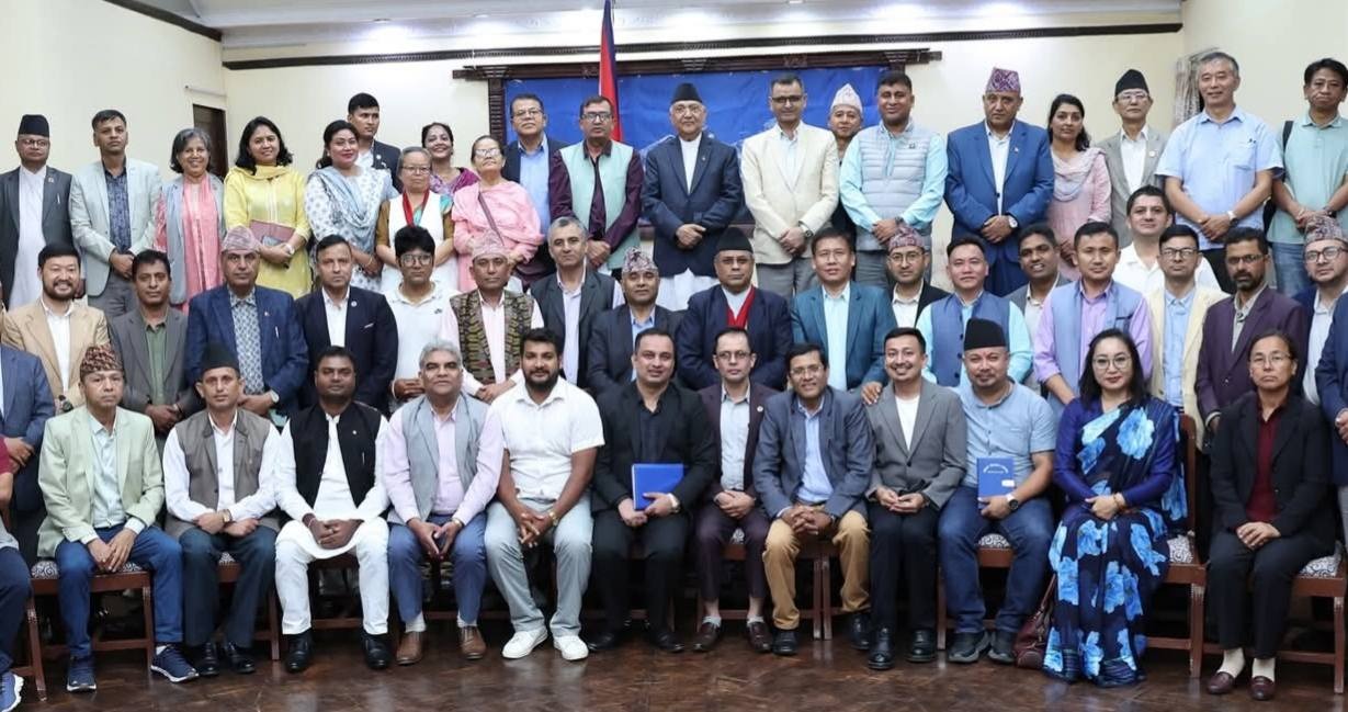 जनसंगठनहरूलाई पार्टीका नीति र निर्णयअनुसार सञ्चालन हुन ओलीकाे निर्देशन