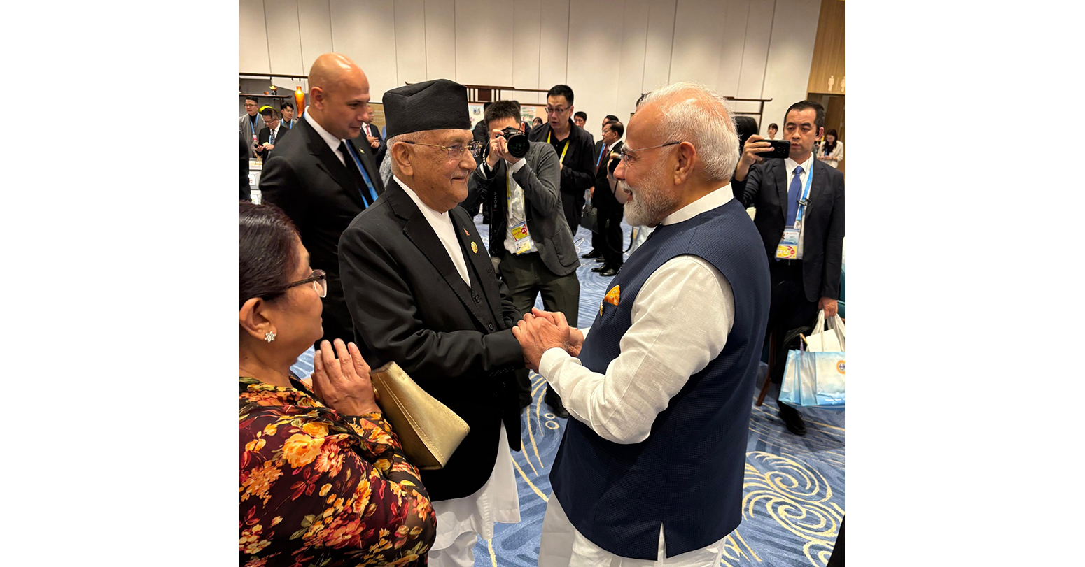चीनमा ओली र मोदीबिच भेट, के भयो कुराकानी ?