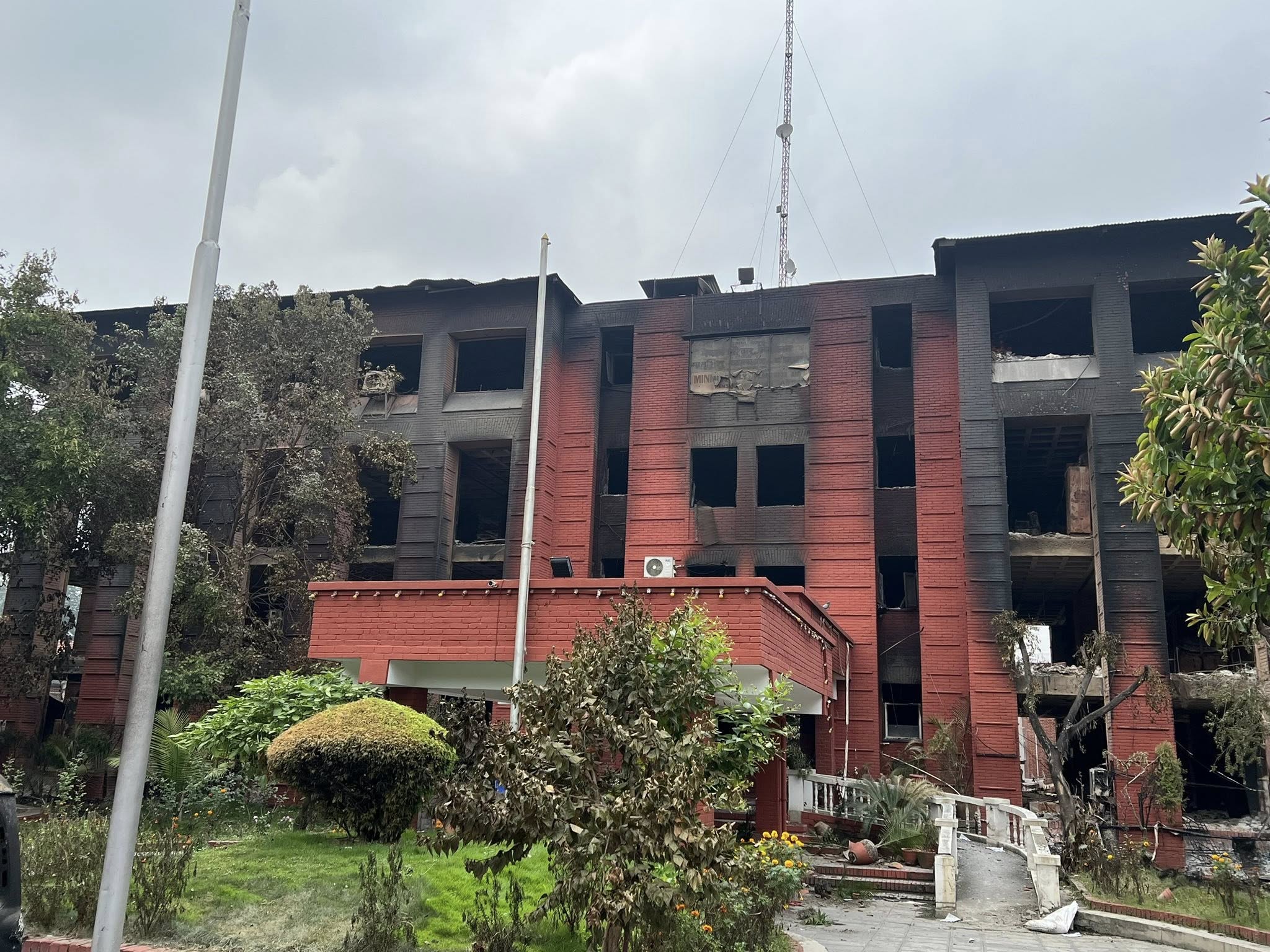 इन्जिनियर्स एसोसियसनले भन्यो – स्वास्थ्य मन्त्रालयको भवन प्रयोगयोग्य छैन