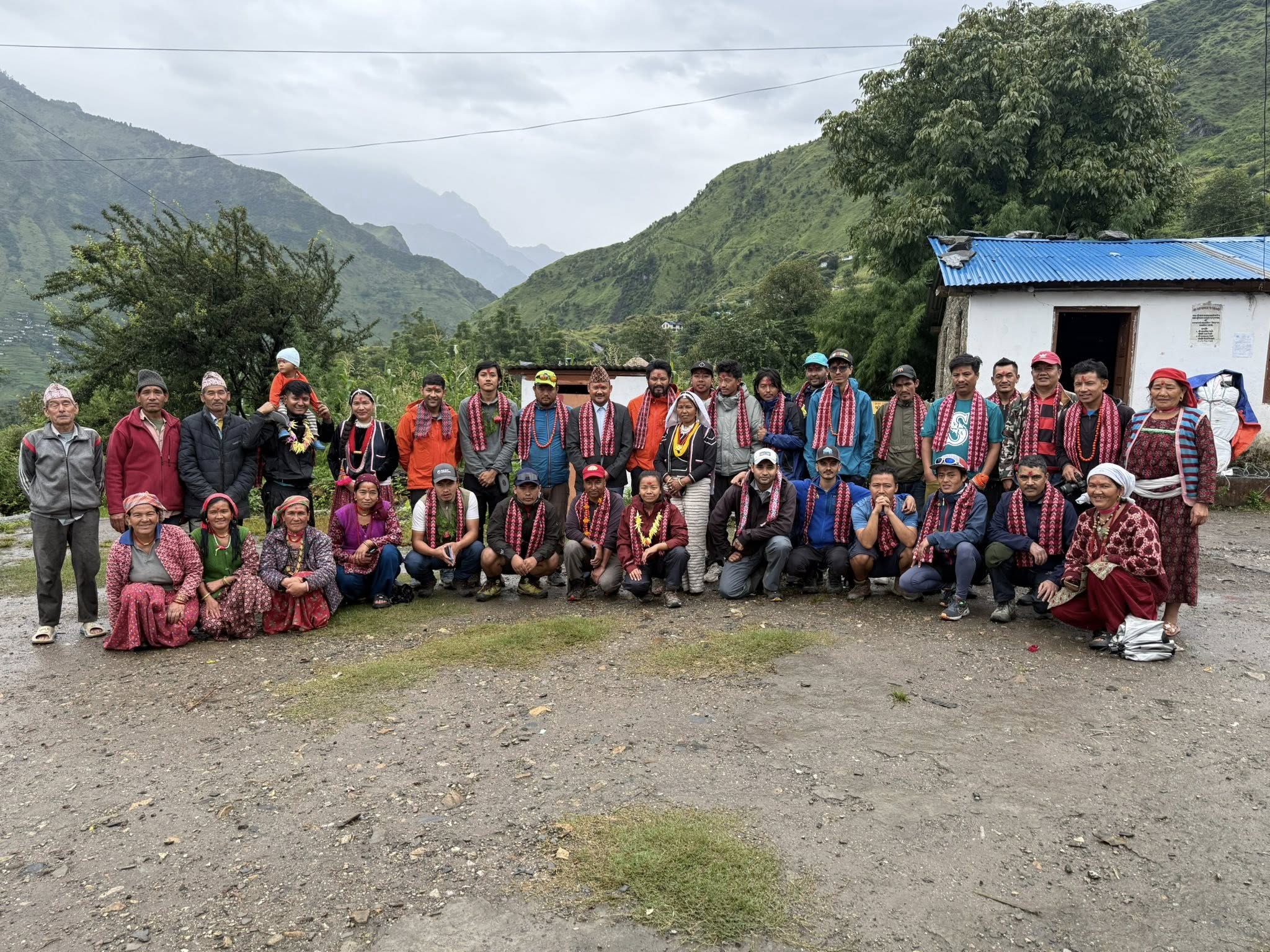 ल्य्क्युल हिमालका लागि NMA प्रशिक्षक सञ्जिब गुरुङसहितको टिम अपिहिमालको नौपाटा होमस्टेमा