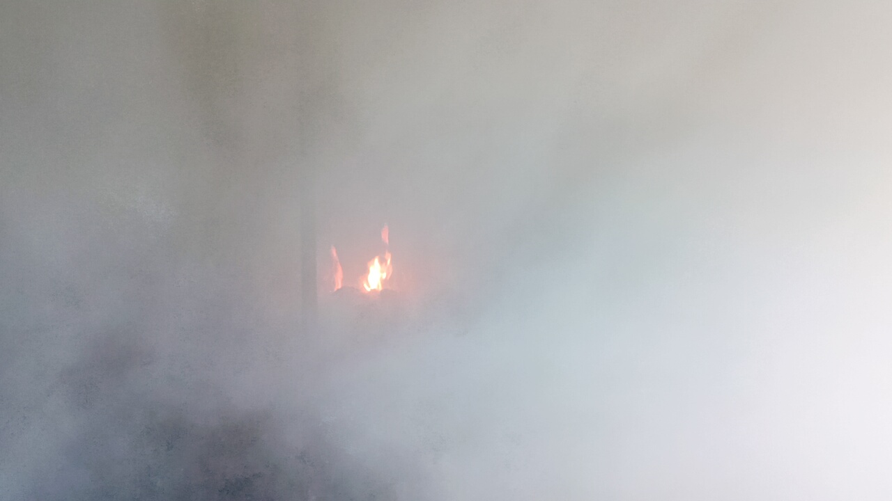 कैलालीको लम्कीमा जुत्ताचप्पल गोदाममा आगलागी, ७० लाख बढीको क्षति