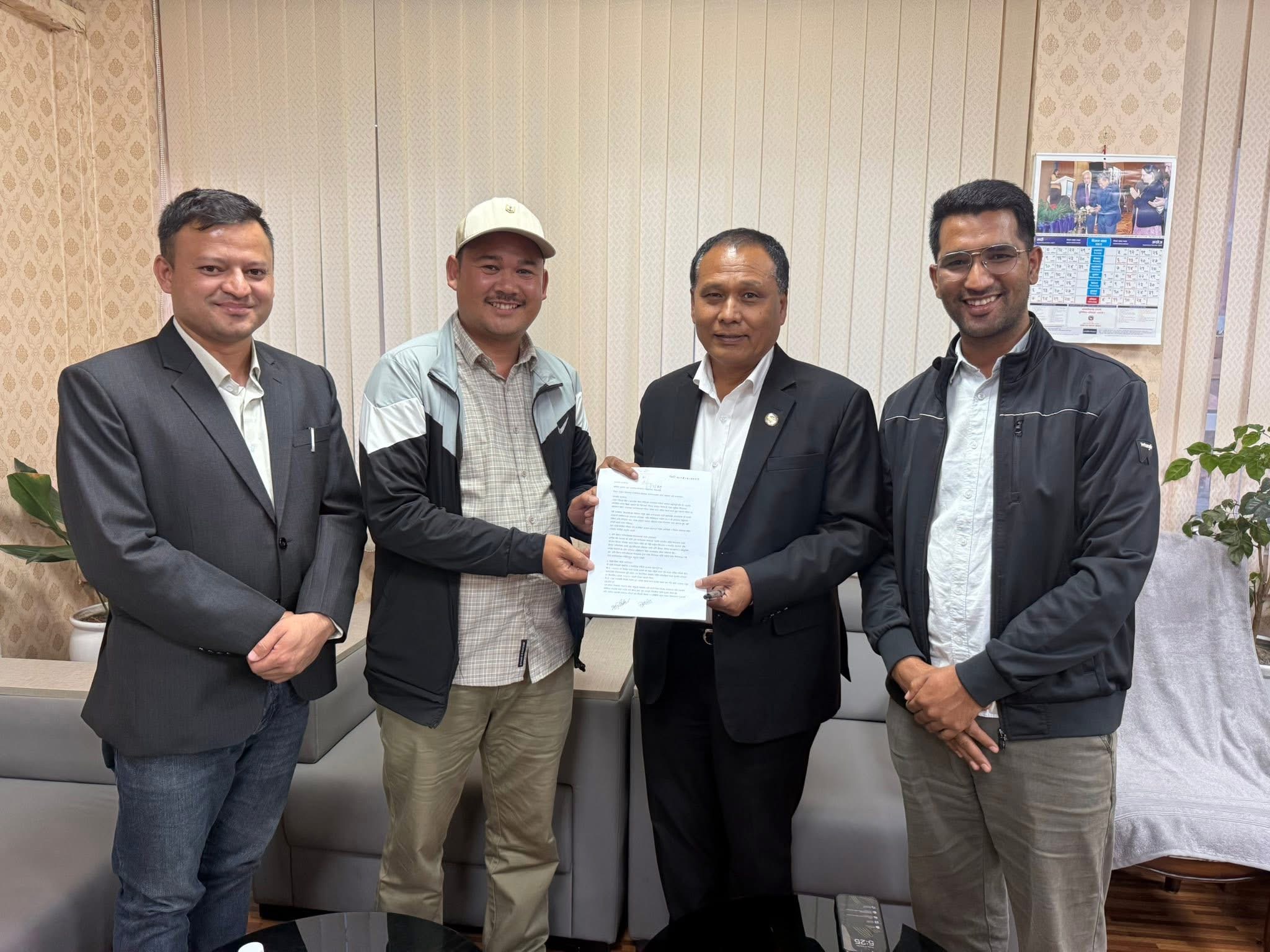 दार्चुलाका रणनीतिक महत्वका आयोजनाहरूको निर्माण अघि बढाउन मन्त्री घिसिङको ध्यानाकर्षण