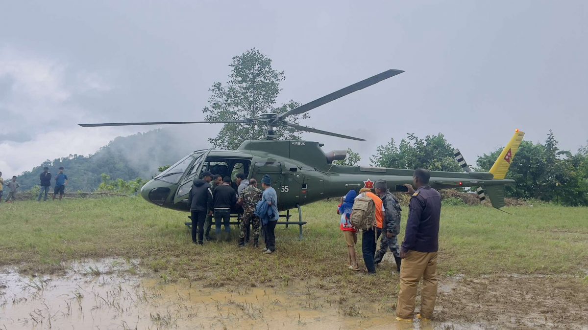 हेलिकप्टरबाट उद्धार सुरू: इलाम पहिरोमा मृतकको संख्या २१ पुग्यो, अझै बढ्न सक्ने अनुमान
